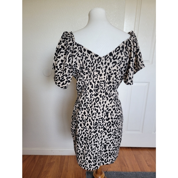 Womens Nic & Jo animal print mini dress with bell style puffed sleeves size L - Picture 3 of 10